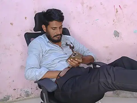 HotXKrish élő XXX-chatje