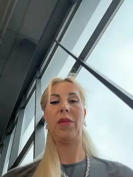 LisaMurrのライブXXXチャット