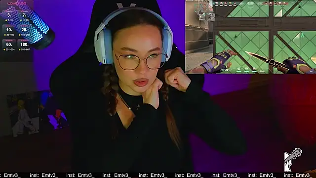Emili1- Live XXX-Chat
