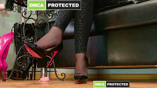 KimDomme live XXX chat