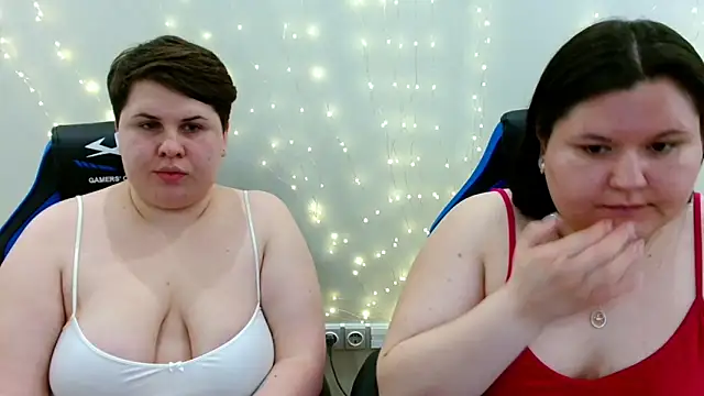 BeckyAndHellen Chat XXX in diretta