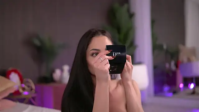 ChloeDevine live XXX chat