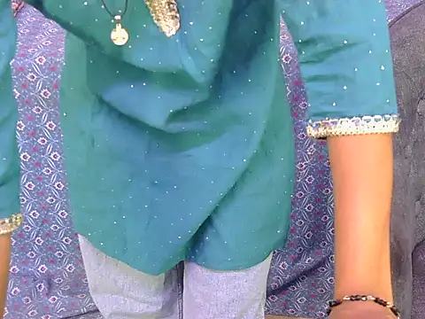 yours-isha Chat XXX in diretta