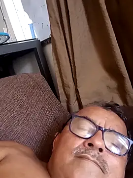 Misterymem63 Adlı Modelin Canlı XXX Sohbeti