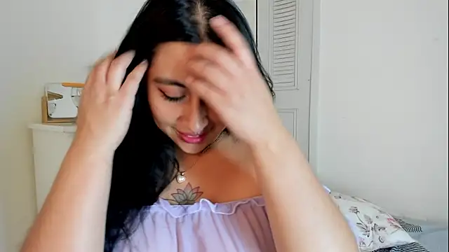 LisaHadwin Chat XXX in diretta