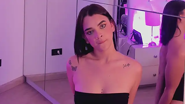 Emily_Flame Chat XXX in diretta