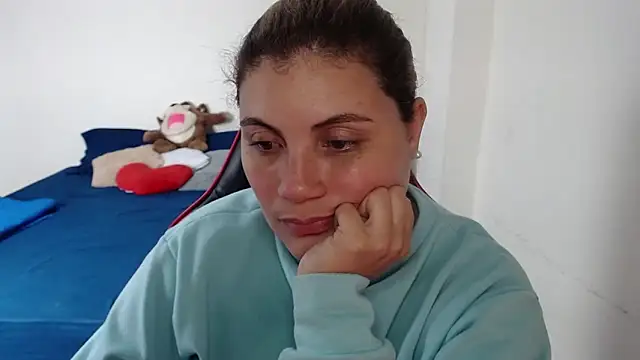 Chat +18 de Secret_Bella ao vivo