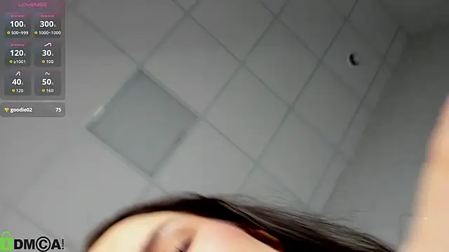 Mira_Silk Chat XXX in diretta