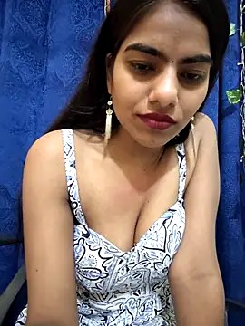 Alisha_BabyyのライブXXXチャット