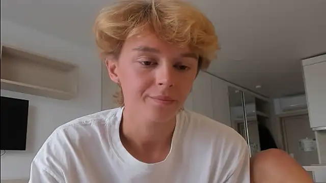 angelAndyy Show in webcam