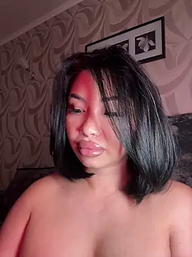 LaaadyDaaamnのライブXXXチャット