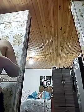 Chat XXX en directo de AlexxiaaMat