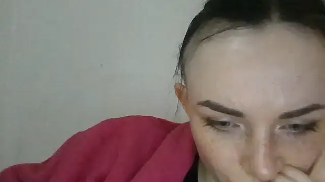 Trinsy_Love Adlı Modelin Canlı XXX Sohbeti