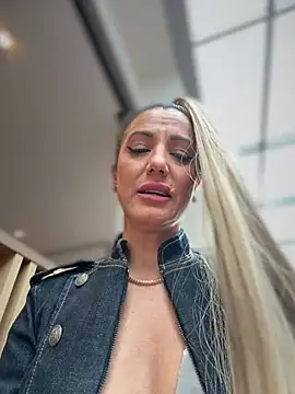 adya-aly: онлайн-секс-чат