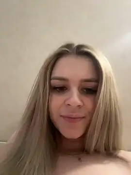 Chat +18 de Love_Bri ao vivo