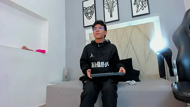 Chat XXX ao vivo de adams_bobby