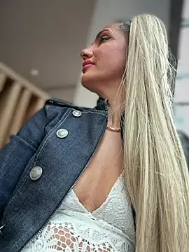 adya-aly Live XXX-Chat