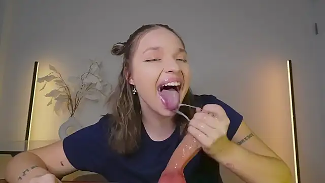 violla_sinzz élő XXX-chatje