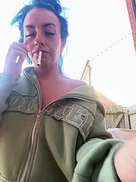 BELLABLACKXUK élő XXX-chatje