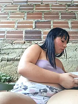 hot-mom22 Pertunjukan Webcam