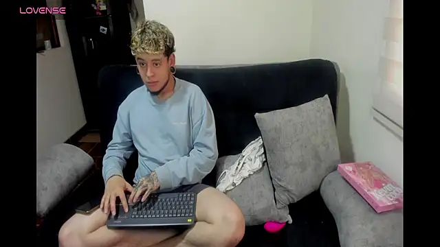 lunaa_rayy420 élő XXX-chatje