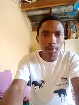 Show modela alphamale25 na web-kameri