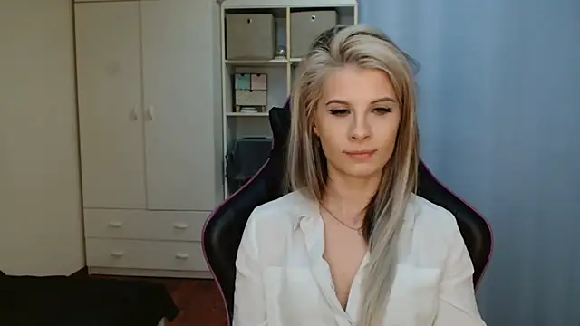 แชท XXX สดของ KristineGlow