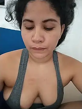 Chat XXX en directo de Yara0k