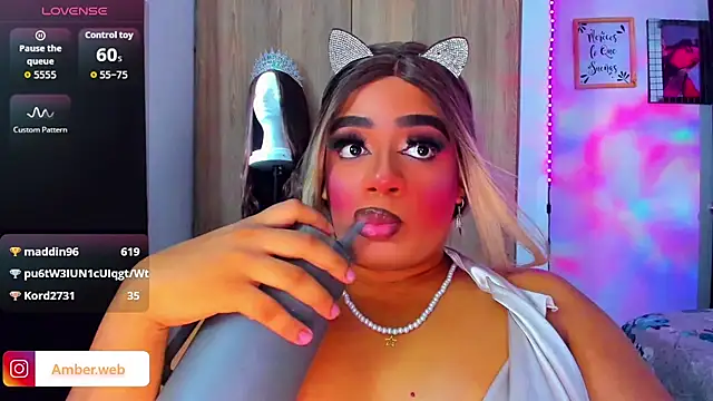 Show modela Amber_bigdick22 na web-kameri