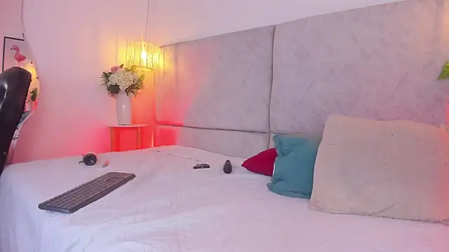 Chat XXX en directo de naomiii__