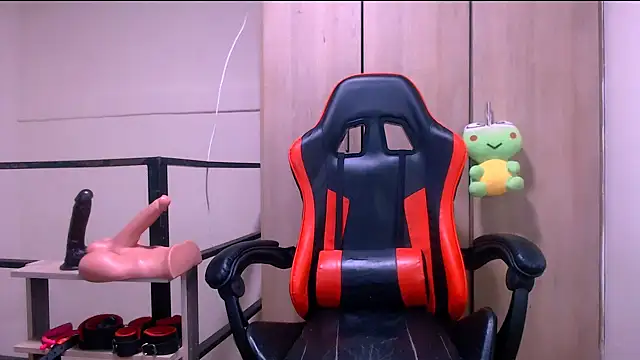 dilan_abraham12: διαδικτυακό σόου στην κάμερα