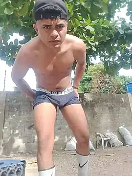 HOTRAINYGOLDENのウェブカメラショー