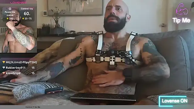 NickCrossXXX Show in webcam