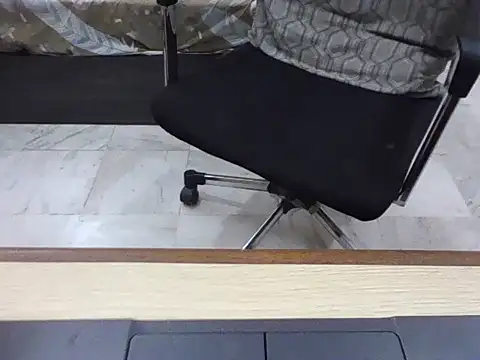 InnocentFlirtt 网络视讯表演