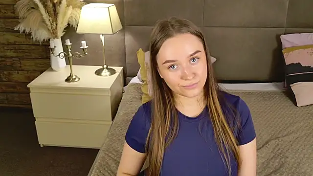 flora_glow's Live XXX Chat