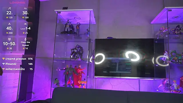 missa_motato: διαδικτυακό σόου στην κάμερα