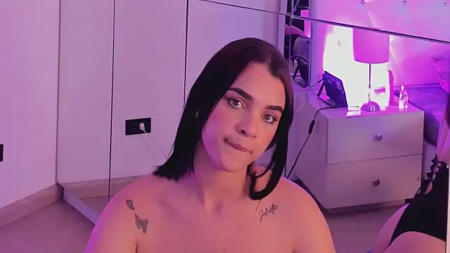 Živý XXX chat Emily_Flame