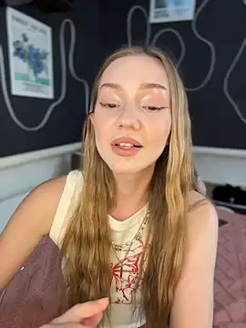 MilaMoone's Webcam Show