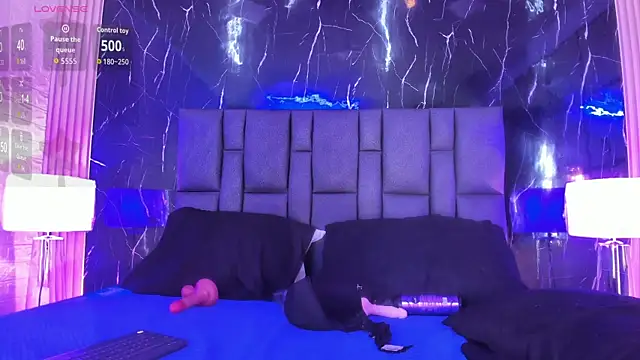 BustyGlow Chat XXX in diretta