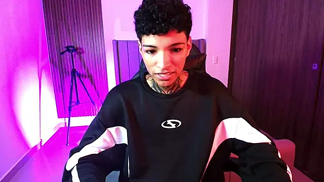 im_Usuga: απευθείας συνομιλία ΧΧΧ