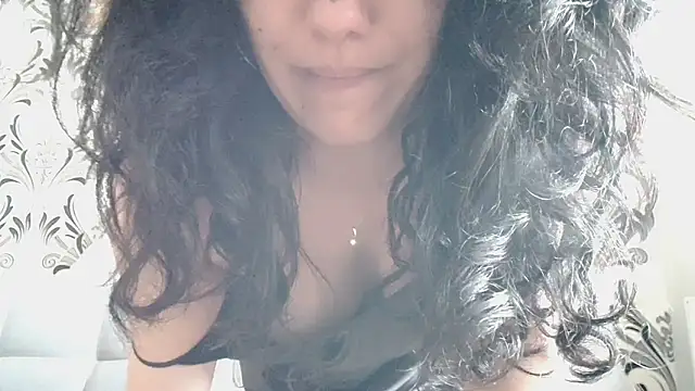 CharmingLadyMiraのライブXXXチャット