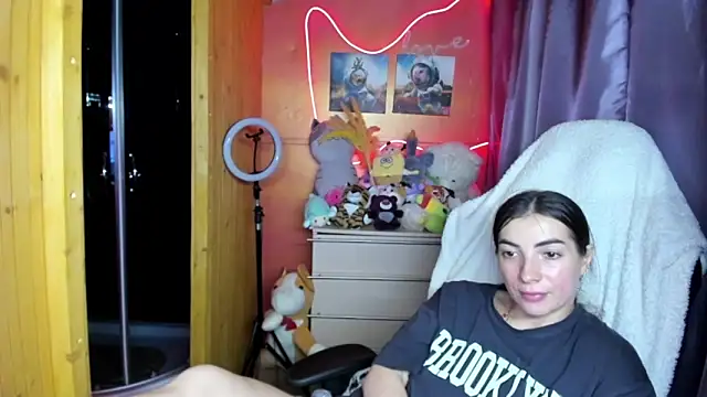 Онлайн чат XXX Fiery_Brunette_