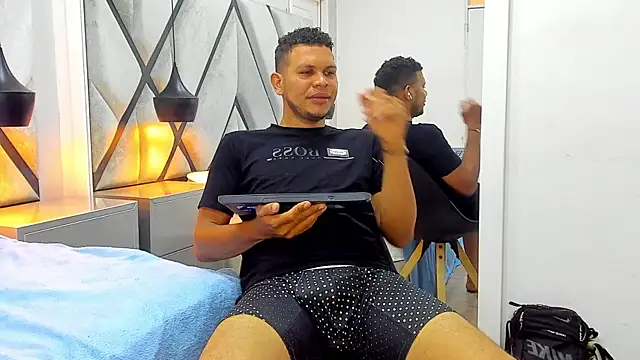 NohaBrooks webkamerás műsora