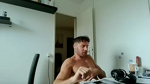 دردشة alpha-hunk الجنسية المباشرة