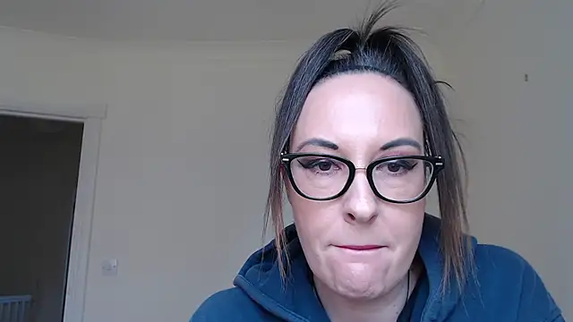 Humiliatrixxxx webcam show