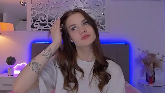 LuisaClover élő XXX-chatje