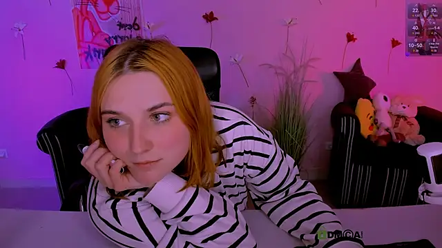 Вебкам-шоу casey_meow_