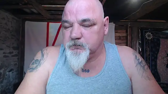 Newfiesausage1972's Webcam Show