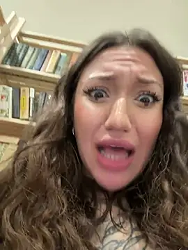 Chat XXX en directo de SaintSquirt