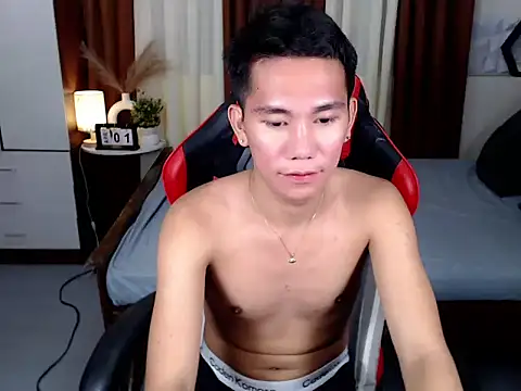 Show modela drinkmycumx na web-kameri